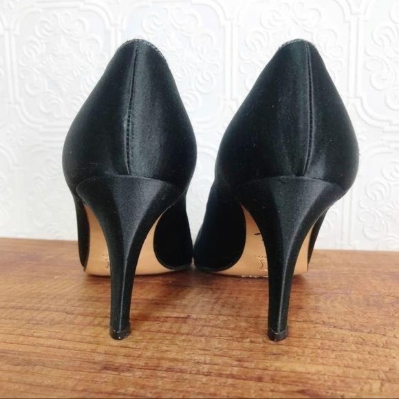 YVES SAINT LAURENT Satin Stiletto Pumps - Picture 7 of 12